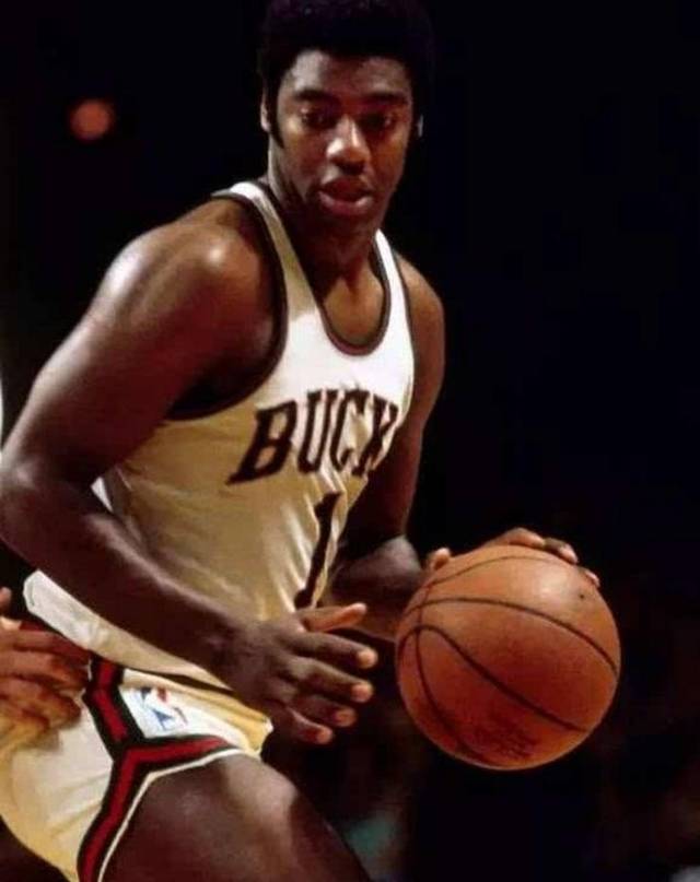 须支付巨额 须支付巨额