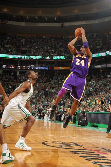 更是对他们 更是对他们